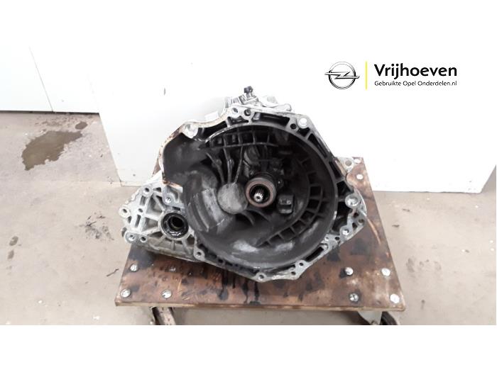 Gearbox Opel Corsa E 1.4 16V - 95517686 B14XEL F17