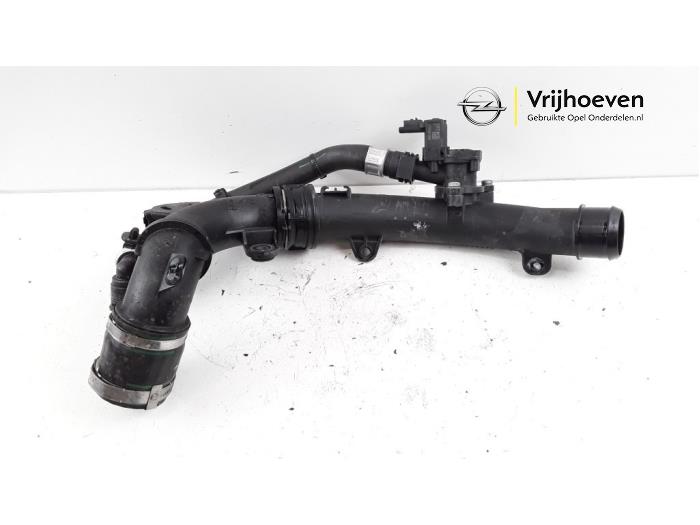 Usagé Tube intercooler Opel Grandland/Grandland X 1.2 Turbo 12V Prix € 40,00 Règlement à la marge proposé par Autodemontage Vrijhoeven B.V.