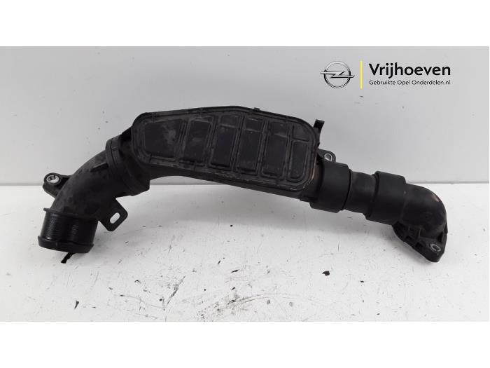 Usagé Tube intercooler Opel Grandland/Grandland X 1.2 Turbo 12V Prix € 25,00 Règlement à la marge proposé par Autodemontage Vrijhoeven B.V.
