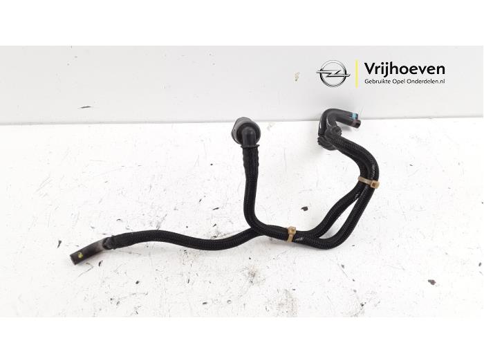 Gebrauchte Turboschlauch Opel Grandland/Grandland X 1.2 Turbo 12V Preis € 15,00 Margenregelung angeboten von Autodemontage Vrijhoeven B.V.