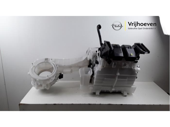 Heater housing Opel Grandland/Grandland X 1.2 Turbo 12V 9822121180