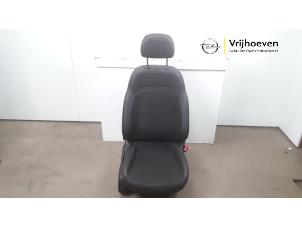 Używane Fotel prawy Opel Corsa E 1.4 16V Cena € 100,00 Procedura marży oferowane przez Autodemontage Vrijhoeven B.V.
