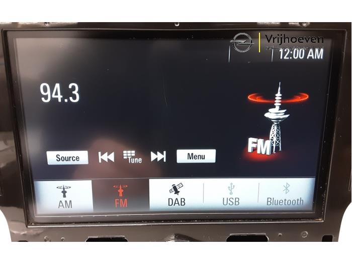 Radio from a Opel Zafira Tourer (P12) 1.4 Turbo 16V Ecotec 2017