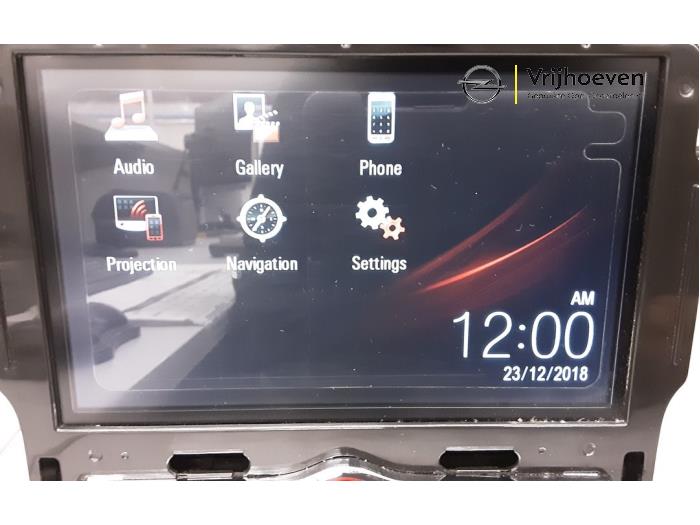Navigation system from a Opel Corsa E 1.4 16V 2019