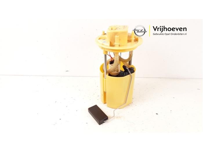 Usagé Pompe à carburant Opel Corsa E 1.3 CDTi 16V ecoFLEX Prix € 35,00 Règlement à la marge proposé par Autodemontage Vrijhoeven B.V.