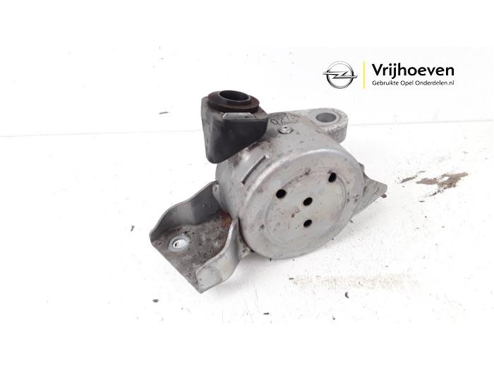 Engine mount from a Opel Corsa E 1.3 CDTi 16V ecoFLEX 2016
