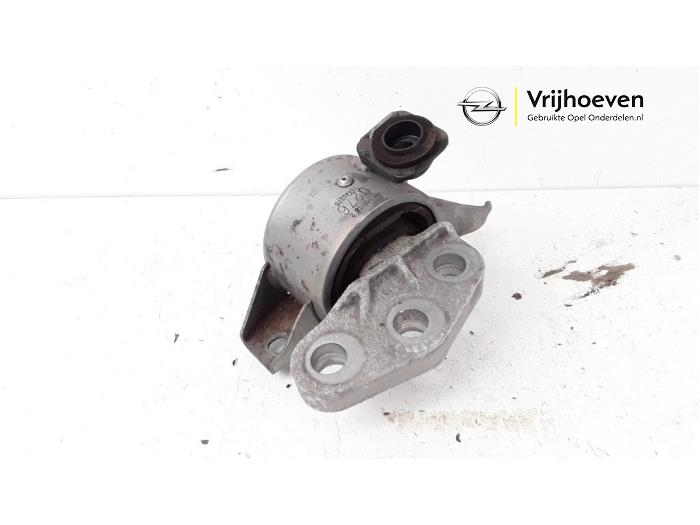 Used Engine mount Opel Corsa E 1.3 CDTi 16V ecoFLEX Price € 45,00 Margin scheme offered by Autodemontage Vrijhoeven B.V.