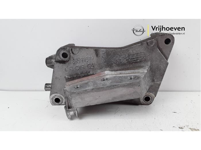 Used Engine mount Opel Corsa E 1.3 CDTi 16V ecoFLEX Price € 30,00 Margin scheme offered by Autodemontage Vrijhoeven B.V.