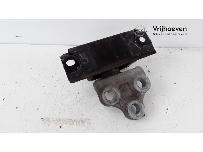 Engine mount from a Opel Corsa E 1.3 CDTi 16V ecoFLEX 2016