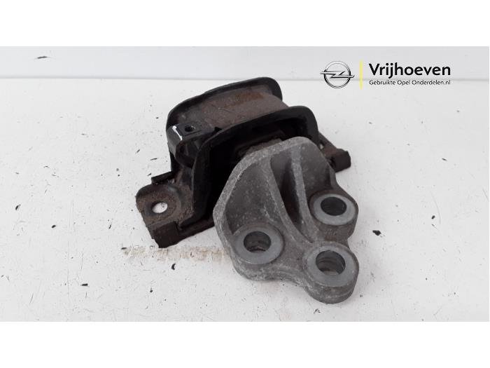 Used Engine mount Opel Corsa E 1.3 CDTi 16V ecoFLEX Price € 40,00 Margin scheme offered by Autodemontage Vrijhoeven B.V.