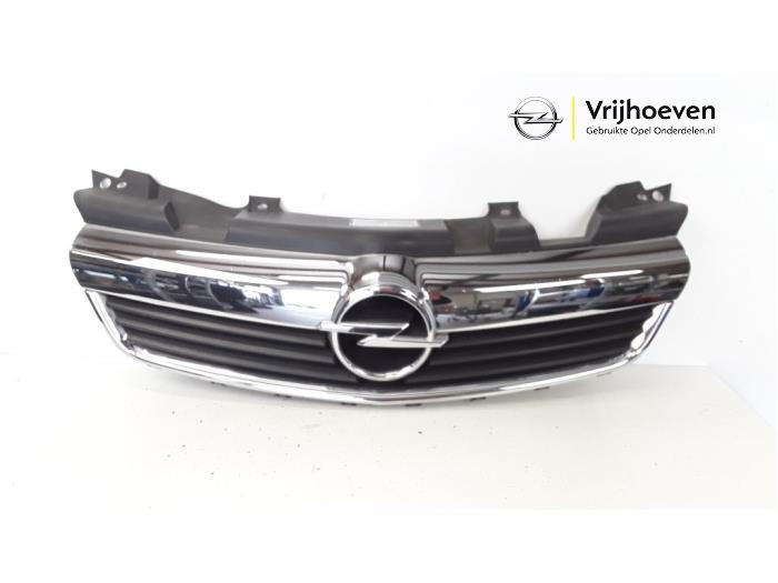 Używane Grill Opel Zafira (M75) 2.2 16V Direct Ecotec Cena € 60,00 Procedura marży oferowane przez Autodemontage Vrijhoeven B.V.