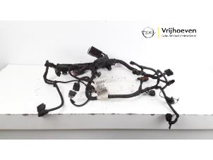 Usados Mazo de cables compartimento motor Opel Zafira (M75) 2.2 16V Direct Ecotec Precio € 200,00 Norma de margen ofrecido por Autodemontage Vrijhoeven B.V.