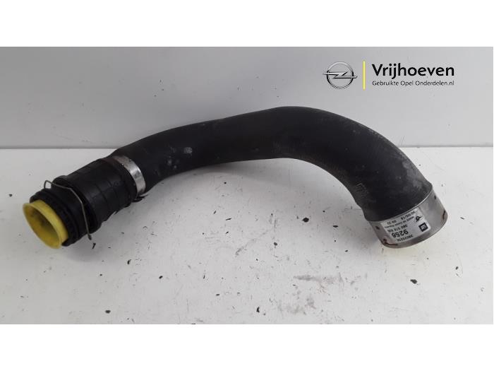 Gebrauchte Intercooler Schlauch Opel Astra K 1.0 SIDI Turbo 12V Preis € 30,00 Margenregelung angeboten von Autodemontage Vrijhoeven B.V.