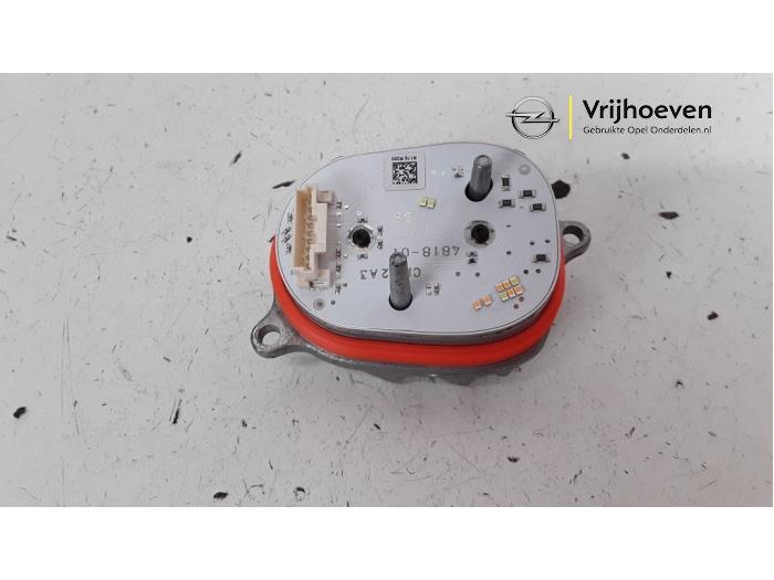 Używane Lampa LED Opel Grandland (X) 1.2 Turbo 12V Cena € 40,00 Procedura marży oferowane przez Autodemontage Vrijhoeven B.V.