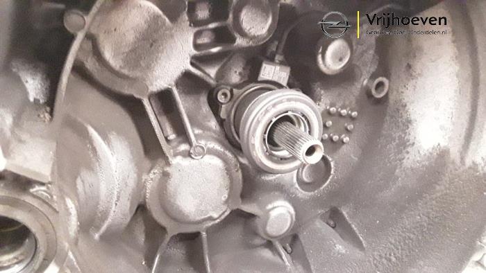 Getriebe van een Opel Adam 1.0 Ecotec 12V SIDI Turbo 2015