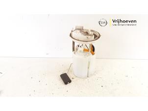 Usagé Pompe carburant électrique Opel Corsa E 1.4 Turbo 16V Prix € 75,00 Règlement à la marge proposé par Autodemontage Vrijhoeven B.V.