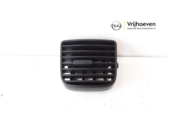 Begagnade Luftraster bak Opel Combo 1.6 CDTI 16V Pris € 10,00 Marginaltabell erbjuds av Autodemontage Vrijhoeven B.V.