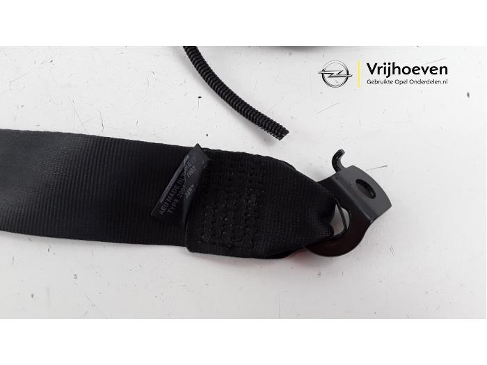 Front seatbelt, left from a Opel Combo 1.6 CDTI 16V 2014