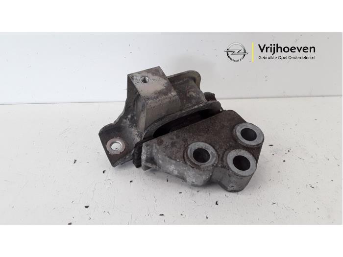 Used Engine mount Opel Combo 1.6 CDTI 16V Price € 20,00 Margin scheme offered by Autodemontage Vrijhoeven B.V.