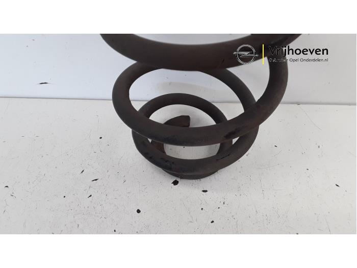 Rear coil spring from a Opel Combo 1.6 CDTI 16V 2014