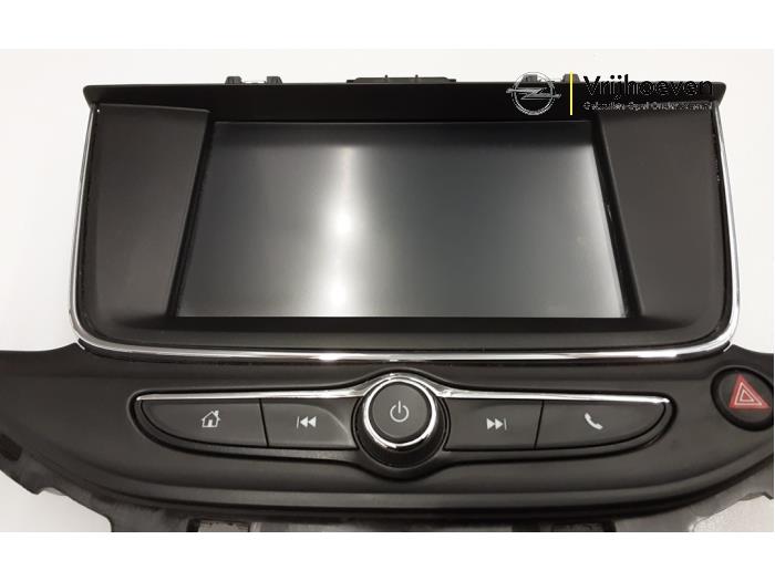 Controlador de pantalla multimedia de un Opel Astra K 1.4 Turbo 16V 2017
