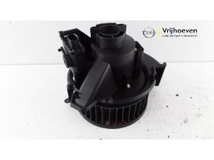 Used Heating and ventilation fan motor Opel Zafira (F75) 1.6 16V Price € 20,00 Margin scheme offered by Autodemontage Vrijhoeven B.V.