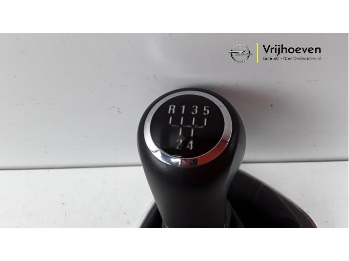 Botón de palanca de un Opel Corsa D 1.3 CDTi 16V ecoFLEX 2011