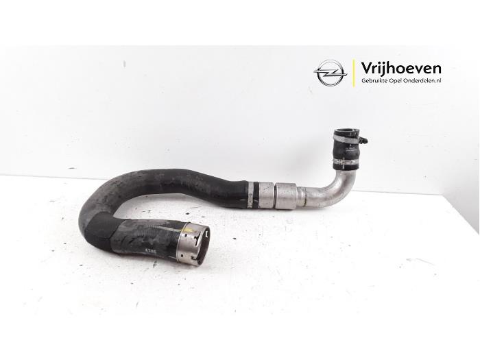 Gebrauchte Intercooler Schlauch Opel Mokka/Mokka X 1.4 Turbo 16V 4x2 Preis € 30,00 Margenregelung angeboten von Autodemontage Vrijhoeven B.V.
