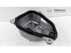 Used Gearbox cover Opel Corsa F (UB/UP) 1.2 12V 75 Price € 40,00 Margin scheme offered by Autodemontage Vrijhoeven B.V.