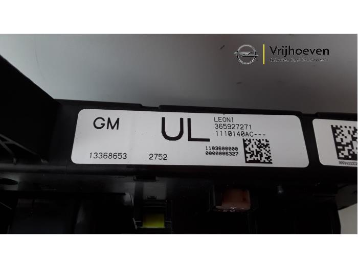 Fuse box Opel Zafira Tourer 2.0 CDTI 16V 130 Ecotec 13368651 GM