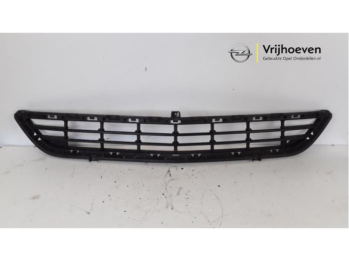 Używane Grill Opel Mokka/Mokka X 1.4 Turbo 16V 4x2 Cena € 30,00 Procedura marży oferowane przez Autodemontage Vrijhoeven B.V.