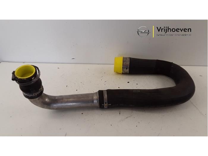 Gebrauchte Intercooler Schlauch Opel Mokka/Mokka X 1.4 Turbo 16V 4x2 Preis € 30,00 Margenregelung angeboten von Autodemontage Vrijhoeven B.V.