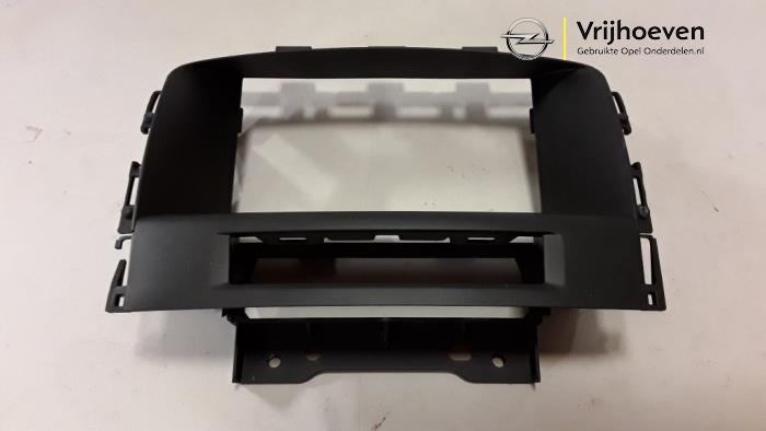 Begagnade Radiolist Opel Astra J (PC6/PD6/PE6/PF6) 1.4 Turbo 16V Pris € 25,00 Marginaltabell erbjuds av Autodemontage Vrijhoeven B.V.