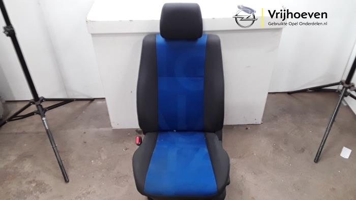 Seat, left from a Opel Agila (B) 1.2 16V 2008