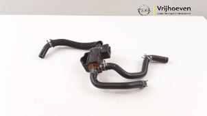 Usados Válvula de sobrepresión turbo Opel Corsa E 1.0 SIDI Turbo 12V Precio € 20,00 Norma de margen ofrecido por Autodemontage Vrijhoeven B.V.