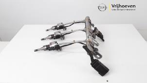 Usagé Système d'injection Opel Corsa E 1.0 SIDI Turbo 12V Prix € 250,00 Règlement à la marge proposé par Autodemontage Vrijhoeven B.V.