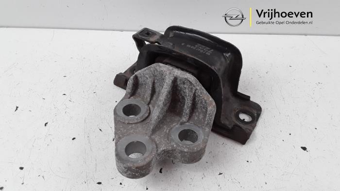 Used Engine mount Opel Corsa E 1.4 Turbo 16V Price € 20,00 Margin scheme offered by Autodemontage Vrijhoeven B.V.