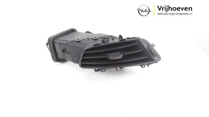 Dashboard vent from a Opel Zafira Tourer (P12) 2.0 CDTI 16V 130 Ecotec 2014