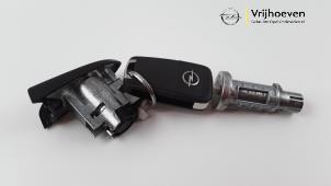Used Set of locks Opel Karl 1.0 12V Price € 50,00 Margin scheme offered by Autodemontage Vrijhoeven B.V.