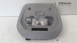 Używane Oswietlenie wewnetrzne przód Opel Karl 1.0 12V Cena € 20,00 Procedura marży oferowane przez Autodemontage Vrijhoeven B.V.