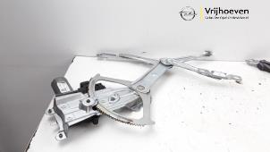 Używane Mechanizm szyby prawej przedniej wersja 4-drzwiowa Opel Astra H SW (L35) 1.6 16V Twinport Cena € 25,00 Procedura marży oferowane przez Autodemontage Vrijhoeven B.V.