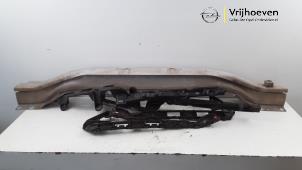 Używane Rama zderzaka tyl Opel Astra H Twin Top (L67) 1.8 16V Cena € 40,00 Procedura marży oferowane przez Autodemontage Vrijhoeven B.V.