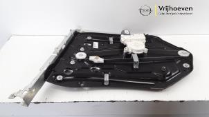 Używane Mechanizm szyby prawej tylnej wersja 2-drzwiowa Opel Astra H Twin Top (L67) 1.8 16V Cena € 75,00 Procedura marży oferowane przez Autodemontage Vrijhoeven B.V.
