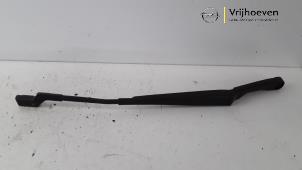 Used Front wiper arm Opel Astra J Sports Tourer (PD8/PE8/PF8) 1.4 Turbo 16V Price € 10,00 Margin scheme offered by Autodemontage Vrijhoeven B.V.