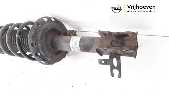 Front shock absorber rod, left from a Opel Astra H (L48) 1.8 16V 2005