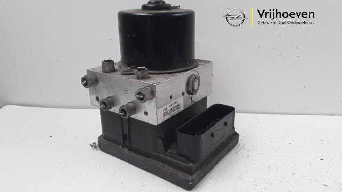 Begagnade ABS-pump Opel Astra H (L48) 1.8 16V Pris € 75,00 Marginaltabell erbjuds av Autodemontage Vrijhoeven B.V.