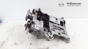 Usagé Pompe à huile Opel Corsa E 1.0 SIDI Turbo 12V Prix € 150,00 Règlement à la marge proposé par Autodemontage Vrijhoeven B.V.