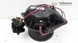 Usados Motor de ventilador de calefactor Opel Vivaro 2.0 CDTI 16V Precio € 40,00 Norma de margen ofrecido por Autodemontage Vrijhoeven B.V.