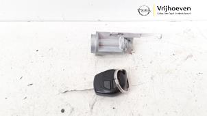 Used Ignition lock + key Opel Agila (B) 1.2 16V Price € 30,00 Margin scheme offered by Autodemontage Vrijhoeven B.V.