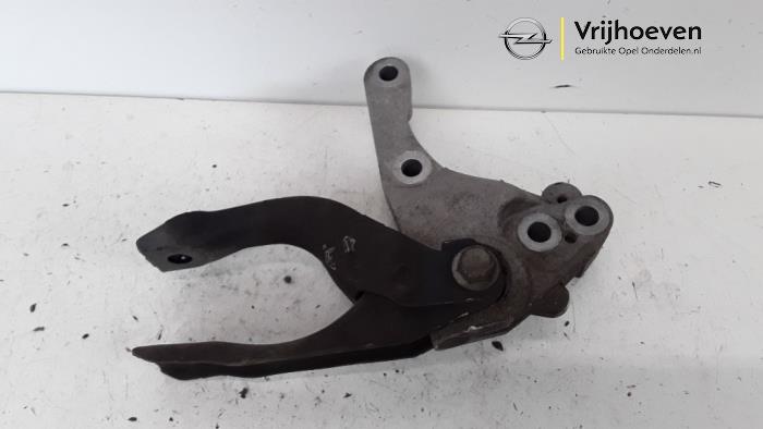 Gebrauchte Motorlager Opel Astra K 1.6 SIDI Eco Turbo 16V Preis € 25,00 Margenregelung angeboten von Autodemontage Vrijhoeven B.V.